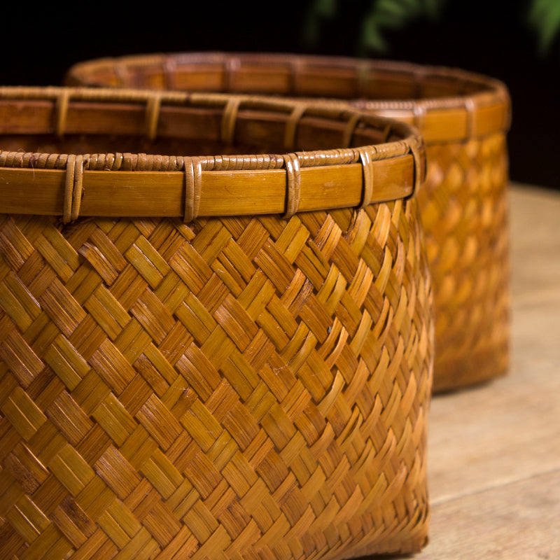 Handmade Bamboo Woven Round Storage Basket: Vintage Fruit, Coffee Table & Book Basket